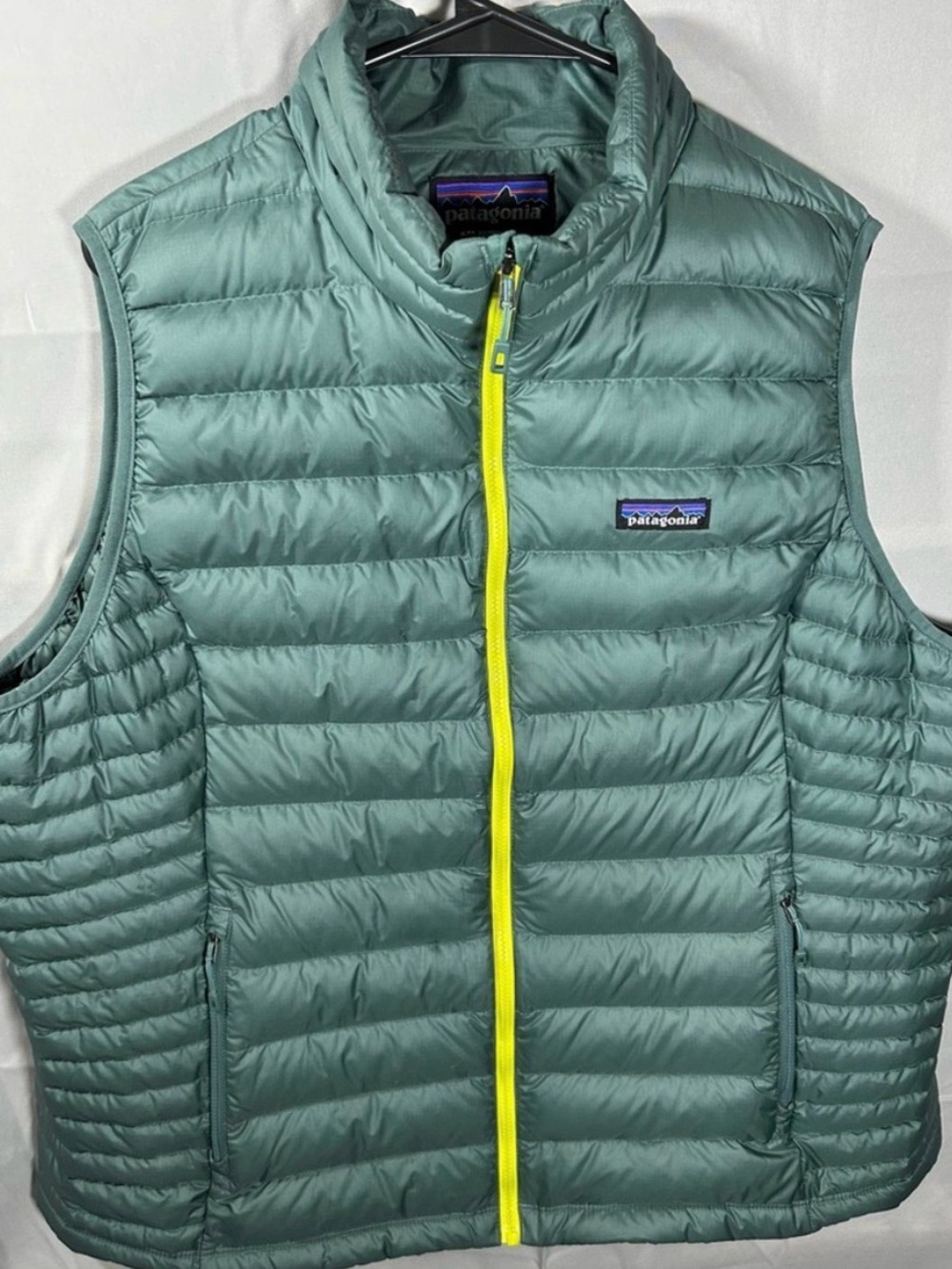 Patagonia Women’s Down Puffer Vest Gilet Green -size XXL